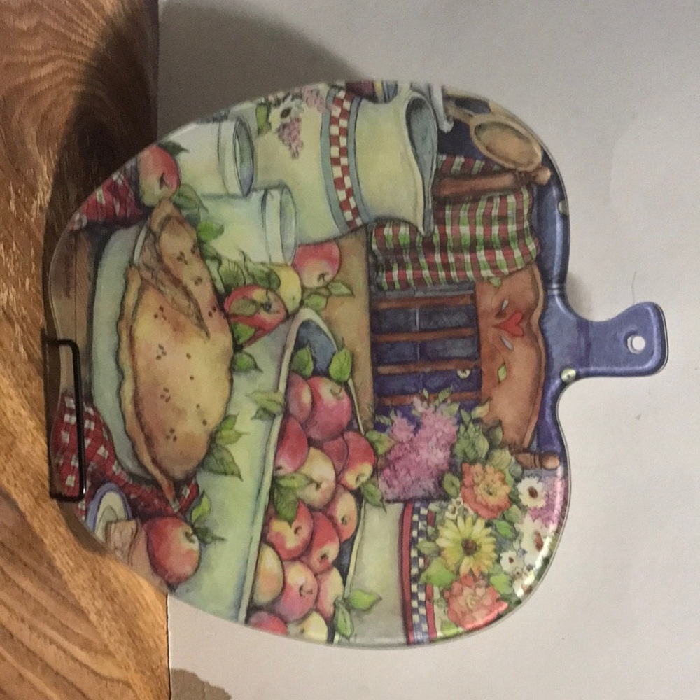 Wonderful glass , Artist signed , apple shaped trivet to either hang or use.